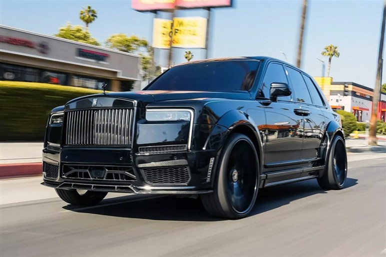 エアロキットだけで1100万円超え…黒光りのロールスが悪すぎる！ 鍛造カーボン仕様カリナン登場