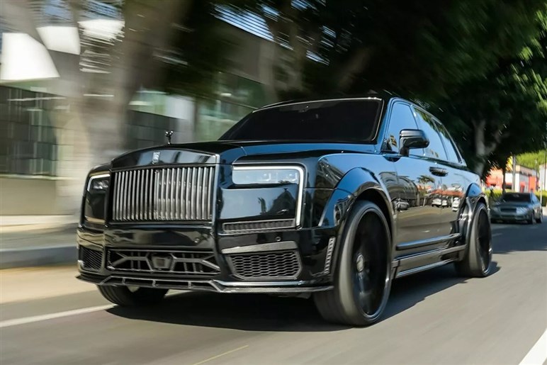 エアロキットだけで1100万円超え…黒光りのロールスが悪すぎる！ 鍛造カーボン仕様カリナン登場