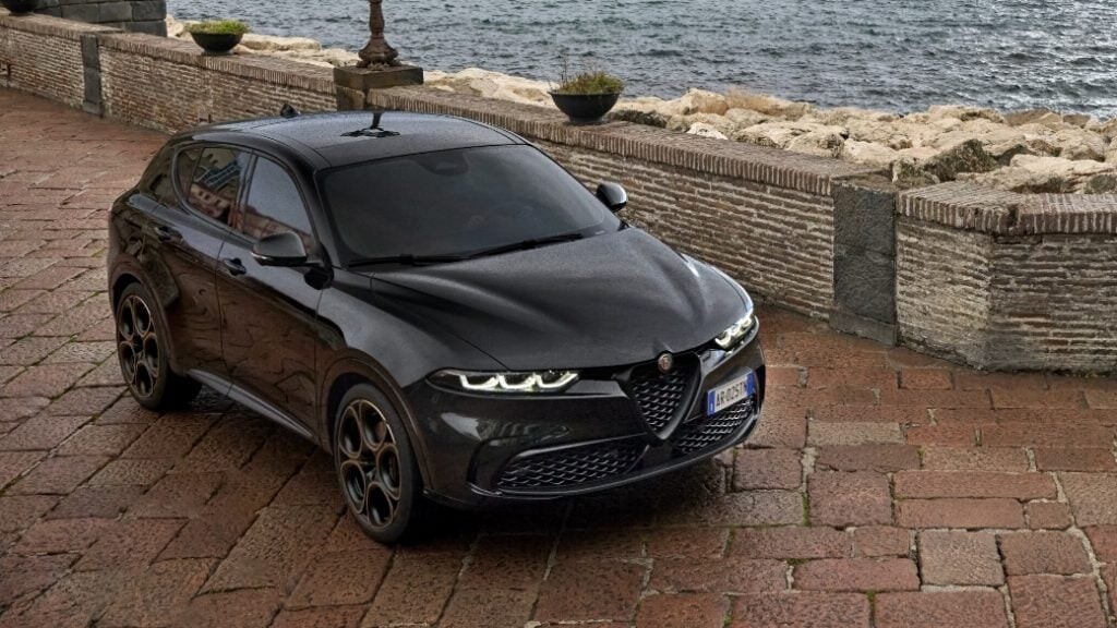 イタリアの情熱をゴールドで表現。「トナーレ」の限定モデルが日本初上陸