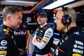 フェルスタッペン、F1スペインGPでのラッセルへの”体当たり”をレッドブルのチーム内で謝罪。ホーナー代表が明かす