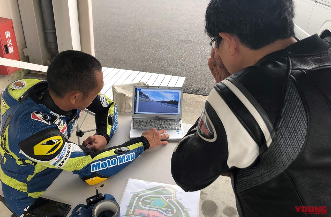 ヤマハ モトgpパワー獲得に本気モード 新時代の竹槍マフラー見参 Webヤングマシン 自動車情報サイト 新車 中古車 Carview