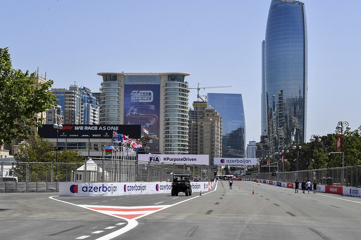 F1アゼルバイジャンGP、開催に先立ち”最恐”のピット入口調整へ。来季のスプリント実施にも前向き