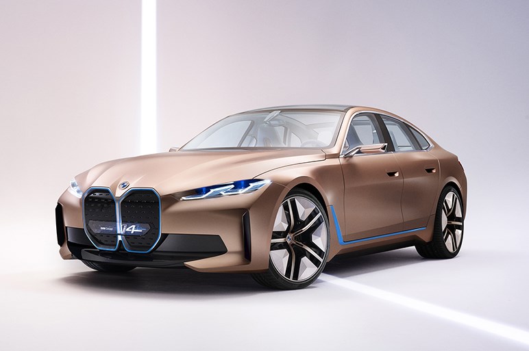 BMWコンセプトi4発表。インパクトのあるフロントグリルの意味