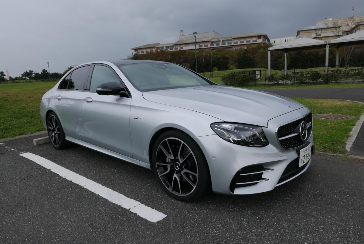 メルセデスAMG E53 4MATIC＋：常用域でも435psの直6ハイテクエンジン搭載の実力の高さを過剰なまでに訴えかけてくる！