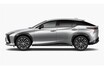 レクサスのEV「RZ」に航続距離約600kmのFWD登場！ パワー＆安定感の4WDとどっちを取る？