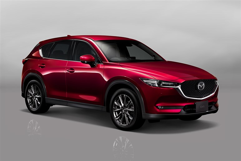 マツダ CX-5 ベースグレードでも先進装備は標準。ライバルも実力伯仲だがデザインで優勢