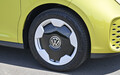 VWタイプ2をオマージュしたEVミニバン「ID.Buzz」が待望の日本発売
