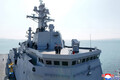 北朝鮮オリジナル“重武装艦”ミサイル発射実験を開始！ 見慣れない「謎のミサイル」もテスト