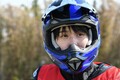 『小野木里奈の○○○○○日和』は、カーボン素材のオフロードヘルメットで疲れナシ！