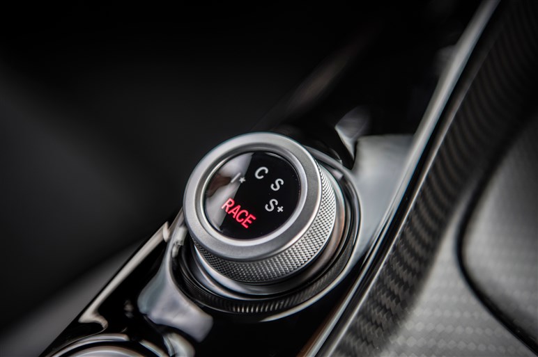 AMG GT Rサーキット試乗。GT Sから370プラスはバーゲンプライスだ
