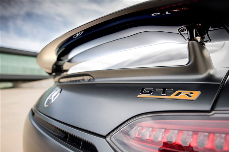 AMG GT Rサーキット試乗。GT Sから370プラスはバーゲンプライスだ