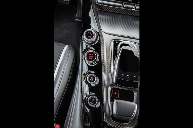 AMG GT Rサーキット試乗。GT Sから370プラスはバーゲンプライスだ