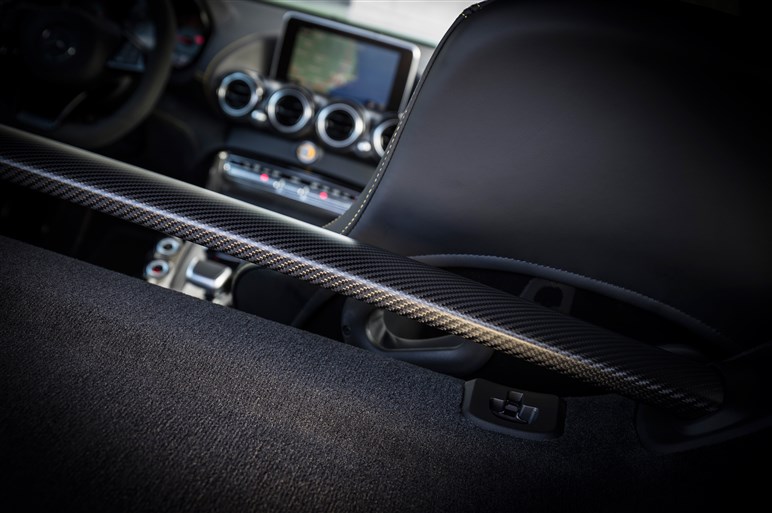 AMG GT Rサーキット試乗。GT Sから370プラスはバーゲンプライスだ