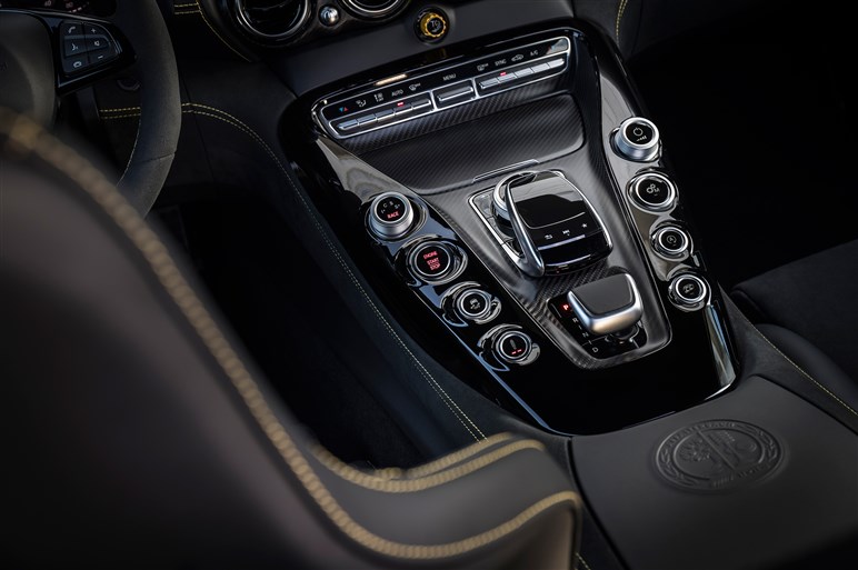 AMG GT Rサーキット試乗。GT Sから370プラスはバーゲンプライスだ