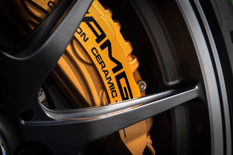 AMG GT Rサーキット試乗。GT Sから370万円プラスはバーゲンプライスだ