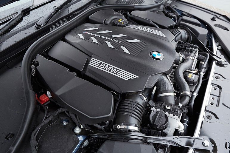 超高級車市場に参戦するBMW M850iは本格スポーツより肩の力を抜いた走りで実力を出す