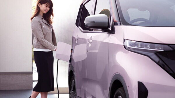 日産不振の元凶か 国内BEVシェア第1位「サクラ」本当に売れているの？ 販売現場のリアルな声は