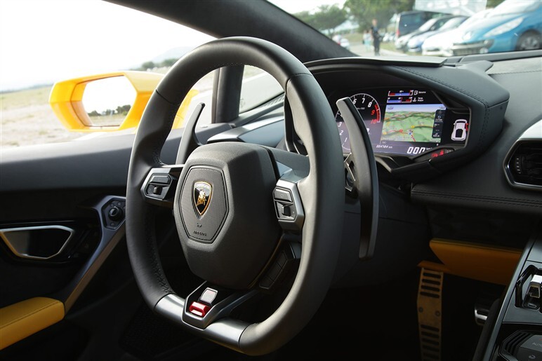 ウラカン試乗。ランボ最新鋭の走りを味わう