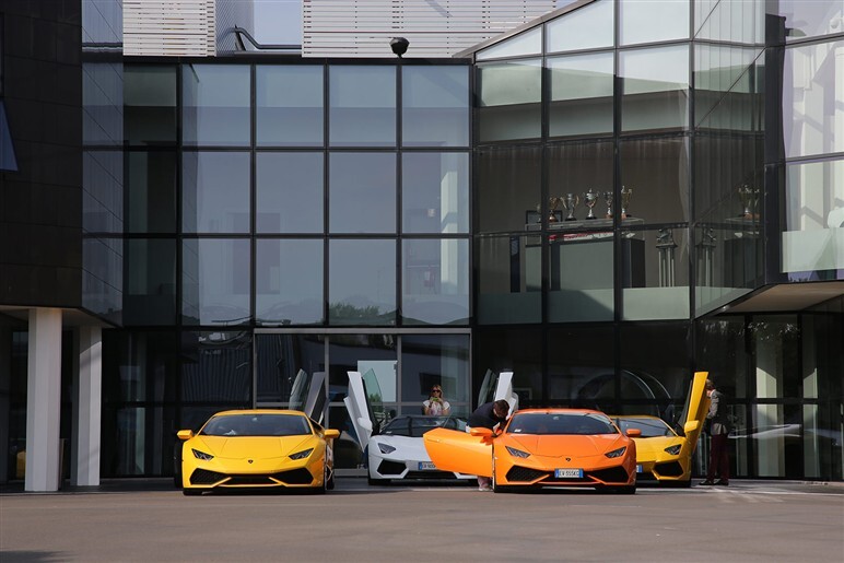 ウラカン試乗。ランボ最新鋭の走りを味わう