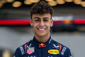 レッドブル、17歳の育成リンドブラッドのFP1デビューを正式発表。イギリスGPで角田裕毅のマシンをドライブ
