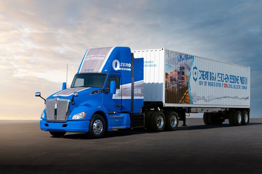 【新型ミライのFCシステム搭載】トヨタ、米国LA港プロジェクトで新型の燃料電池大型商用トラックを初公開