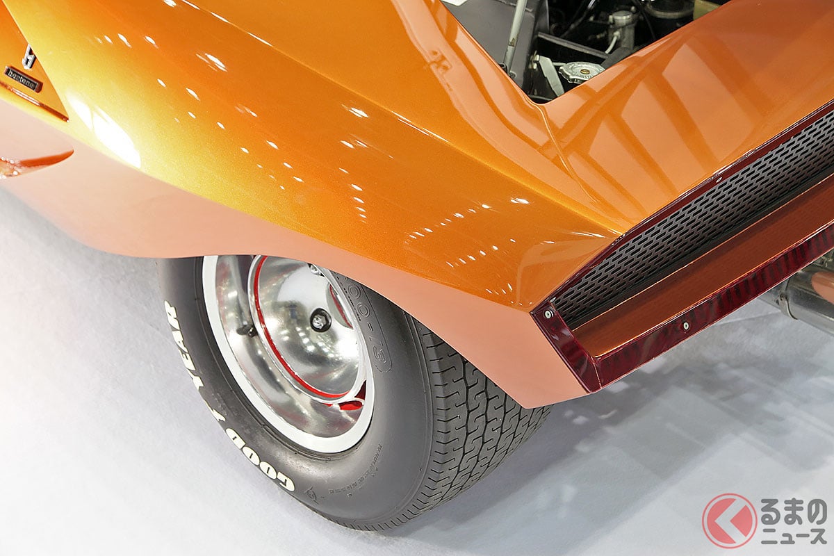 【レア商品】大迫力サイズ　スポーツカー 斬新「前“1ドア”スポーツカー」実車公開！ 全高わずか84cm“極薄