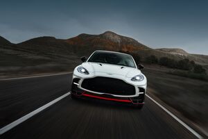 新型アストンマーティンDBX Sが登場！──GQ新着カー