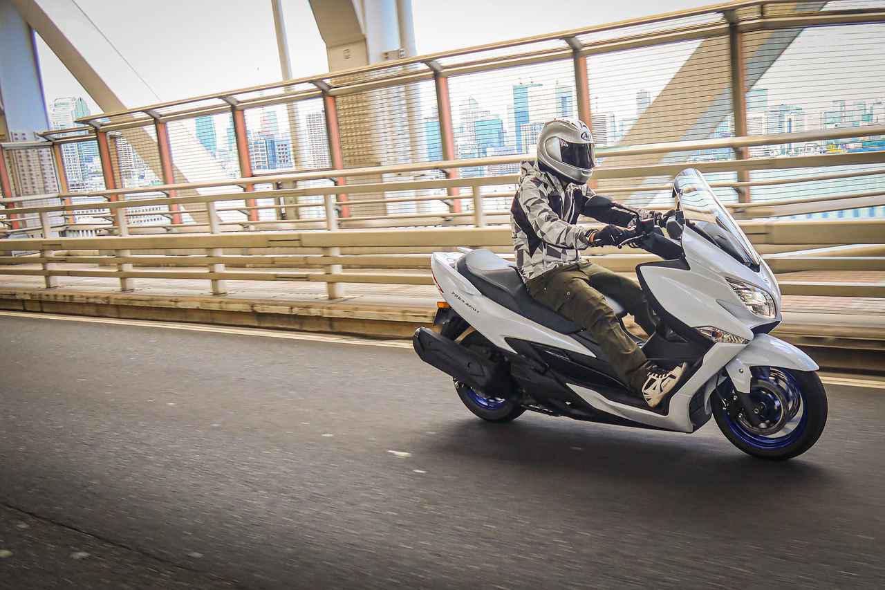 街乗り編 ライバル不在 400ccバイクで唯一の ビッグスクーター は守備範囲広すぎのマルチ ツーリング スクーターでした 個人的スズキ最強説 Suzuki Burgman400 試乗インプレその 2 Webオートバイ 自動車情報サイト 新車 中古車 Carview