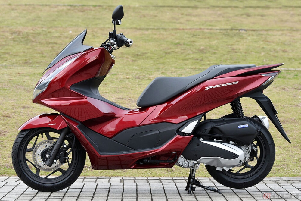 4バルブ化した Esp エンジンに新フレーム 独走狙うホンダ Pcx シリーズに試乗 バイクのニュース 自動車情報サイト 新車 中古車 Carview