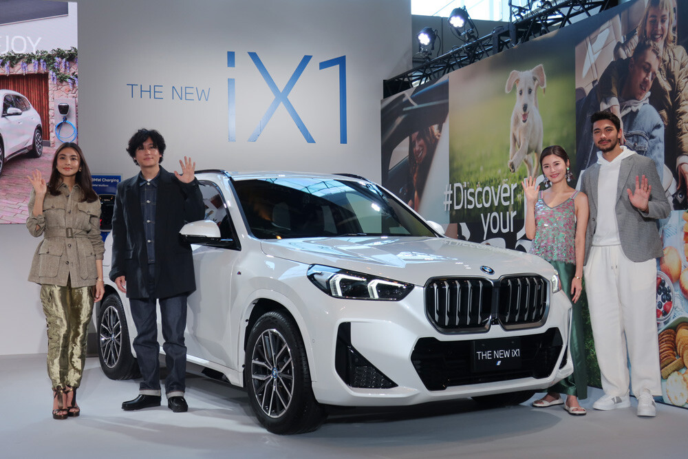 BMW「iX1」 実車の印象は？　4人のゲストが語る新型EV　2/19まで展示中
