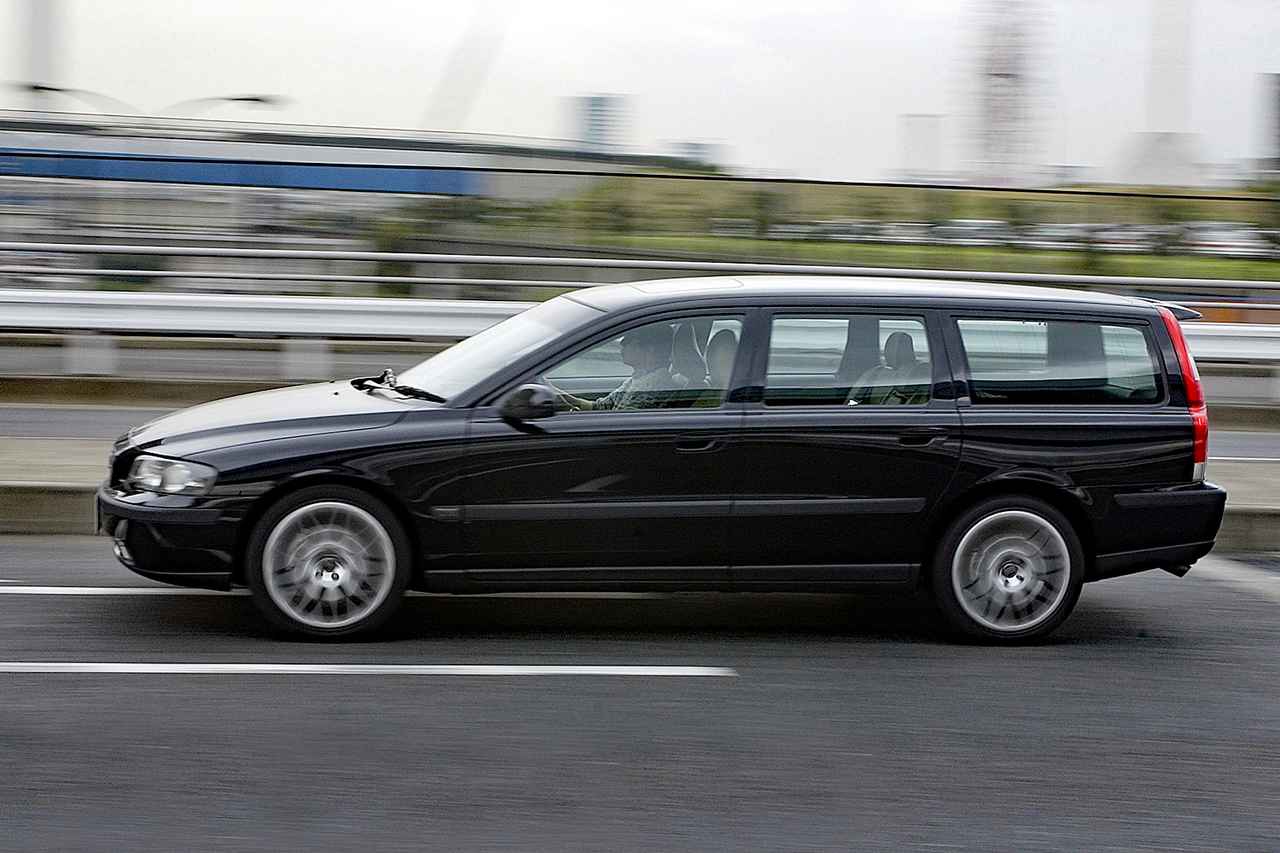 懐かしの輸入車 55 ボルボ V70の最速バージョン T 5 がカタログモデルに昇格した Webモーターマガジン 自動車情報サイト 新車 中古車 Carview