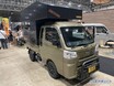 軽トラの荷台に乗せるだけ！　移動式サウナを備えた軽キャンパー