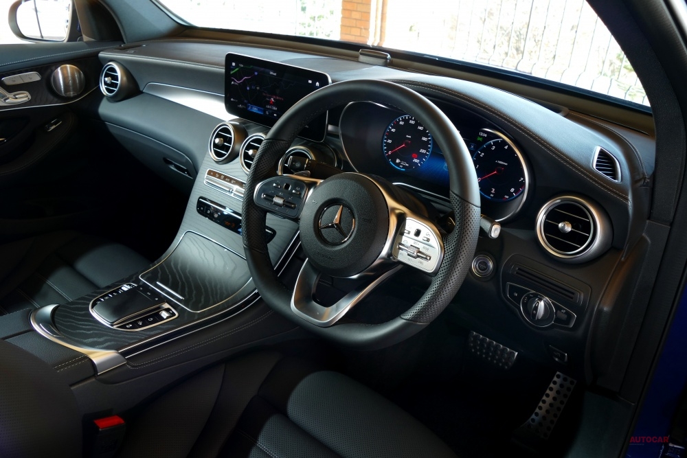 試乗 M ベンツglcクーペ改良新型 新グレード Glc 300 人気suvの内装 走りを評価 Autocar Japan 自動車情報サイト 新車 中古車 Carview