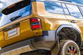 “当て逃げ”騒動の格闘家「皇治」が愛車「高級SUV」を公開！ 約900万円の「カクカクSUV」どんなモデル？ 「カッコイイなー」「最高です」声も