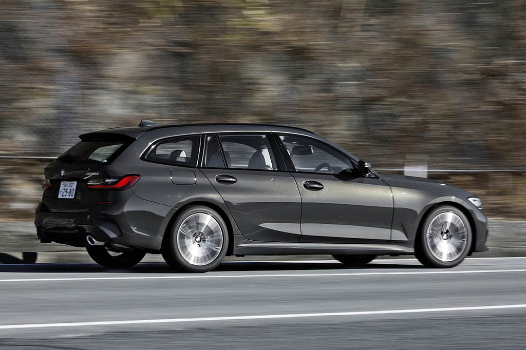 比較試乗 Bmw 3シリーズ Bmw最新のスポーツセダン ツーリングを徹底試乗 Le Volant Carsmeet Web 自動車情報サイト 新車 中古車 Carview
