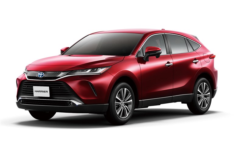 新型「ハリアー」も「RAV4」同様“ハンマーヘッド顔”でスポーティに変貌？ デビューは26年夏以降か