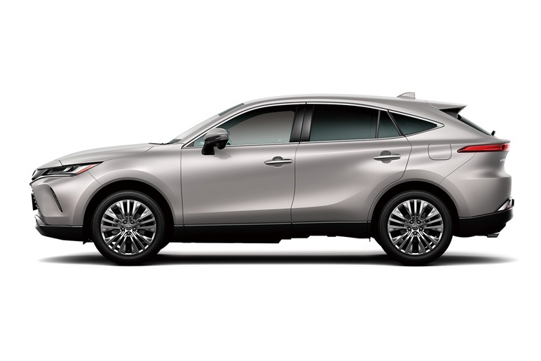 新型「ハリアー」も「RAV4」同様“ハンマーヘッド顔”でスポーティに変貌？ デビューは26年夏以降か