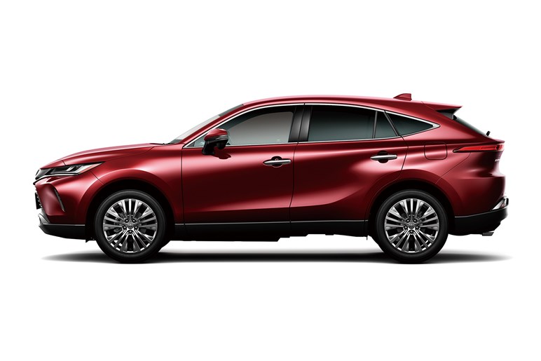新型「ハリアー」も「RAV4」同様“ハンマーヘッド顔”でスポーティに変貌？ デビューは26年夏以降か