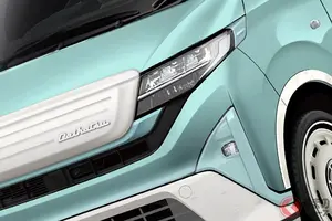 ダイハツ「“新”スライドドアワゴン」初公開！ 斬新2トーンカラーにデニム調インテリア採用！ カジュアル＆実用的な「ムーヴ♯オーオーティーディー」東京オートサロン2026に出展！