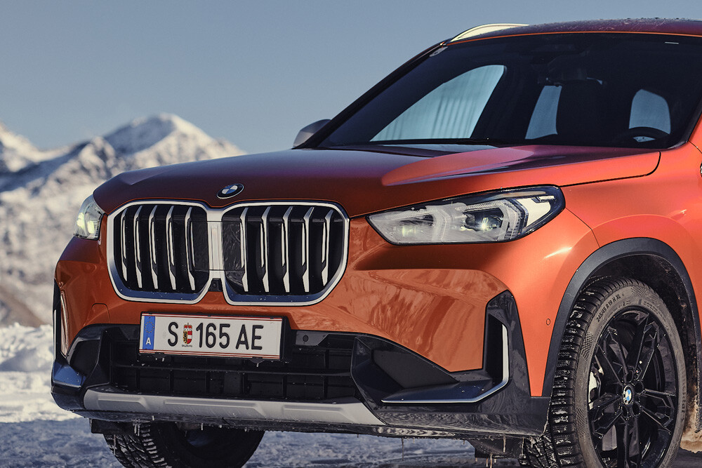 BMW X1がフルモデルチェンジ！ 価格が判明　日本導入モデルは？ サイズ/内装/スペックを解説