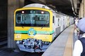 「おいSL動いてないぞ」 まさかの“SL列車まるごと牽引”で波乱のデビュー!? 「最新車両」を連結した“異色編成”とは？