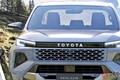 10年ぶり全面刷新！ トヨタが「“新型”ハイラックス」を世界初公開！ 26年の“日本国内投入”も予告された最新モデルの特徴は？ 「脱・トラック化」図った9代目 タイモデルの進化とは