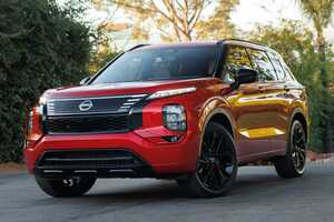 日産、北米戦略の切り札を投入。初のPHEV「ローグ プラグインハイブリッド」2026年にデビュー