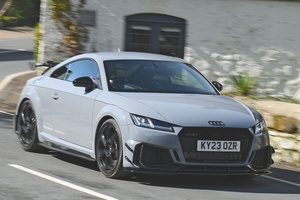 失うのが心底惜しい　アウディTT RS アイコニック・エディションへ試乗　100台限定の記念仕様　