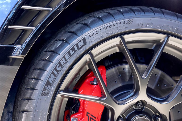 まもなく抽選エントリー開始！ 大枠の予想は800万円台。スペシャルパーツ盛り盛りの「STI S210」まもなく発売か