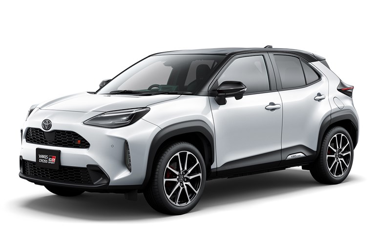 ヤリスクロスやヴェゼルの“新古車”が高騰中のナゾ現象が発生中。背景に「中古日本車天国」の存在