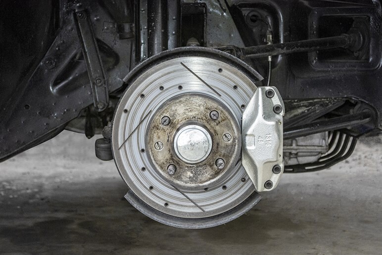 【故障なの？】気になる「キー！」というブレーキ鳴き…そのまま走っても大丈夫？ 音の出る原因とは