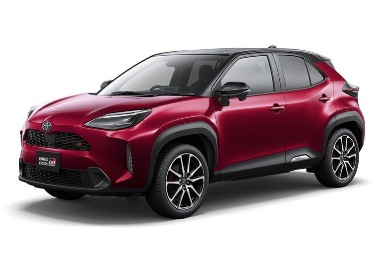 ヤリスクロスやヴェゼルの“新古車”が高騰中のナゾ現象が発生中。背景に「中古日本車天国」の存在
