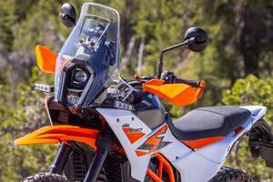 普通自動二輪免許で乗れる最新の輸入アドベンチャーモデル!! KTM「390アドベンチャーR」発売