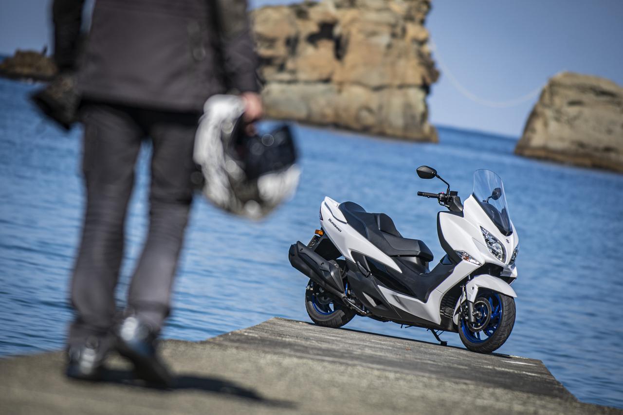 いま中免 普通二輪免許 で乗れる250cc 400ccのバイク選びで スズキの バーグマン400 っていうスクーターはアリなの Suzuki Burgman400 試乗インプレ 前編 Webオートバイ 自動車情報サイト 新車 中古車 Carview